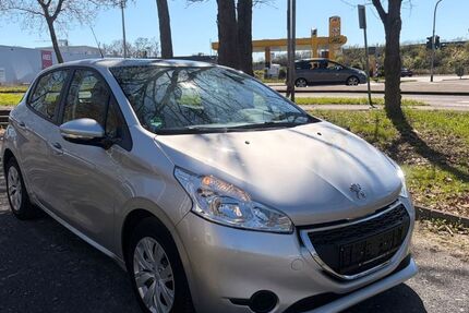 Peugeot 208 27.000 km 8.999 &euro; Köln 51107