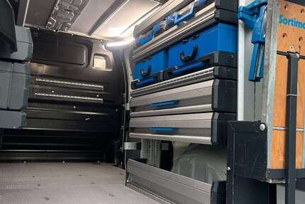 Opel Vivaro 134.914 km 16.490 &euro; München 81825