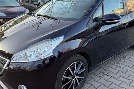 Peugeot 208 95.211 km 5.650 &euro; Berlin Wittenau -Reinickendorf 13407
