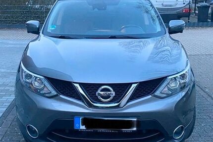 Nissan Qashqai 126.000 km 8.200 &euro; Würselen 52146