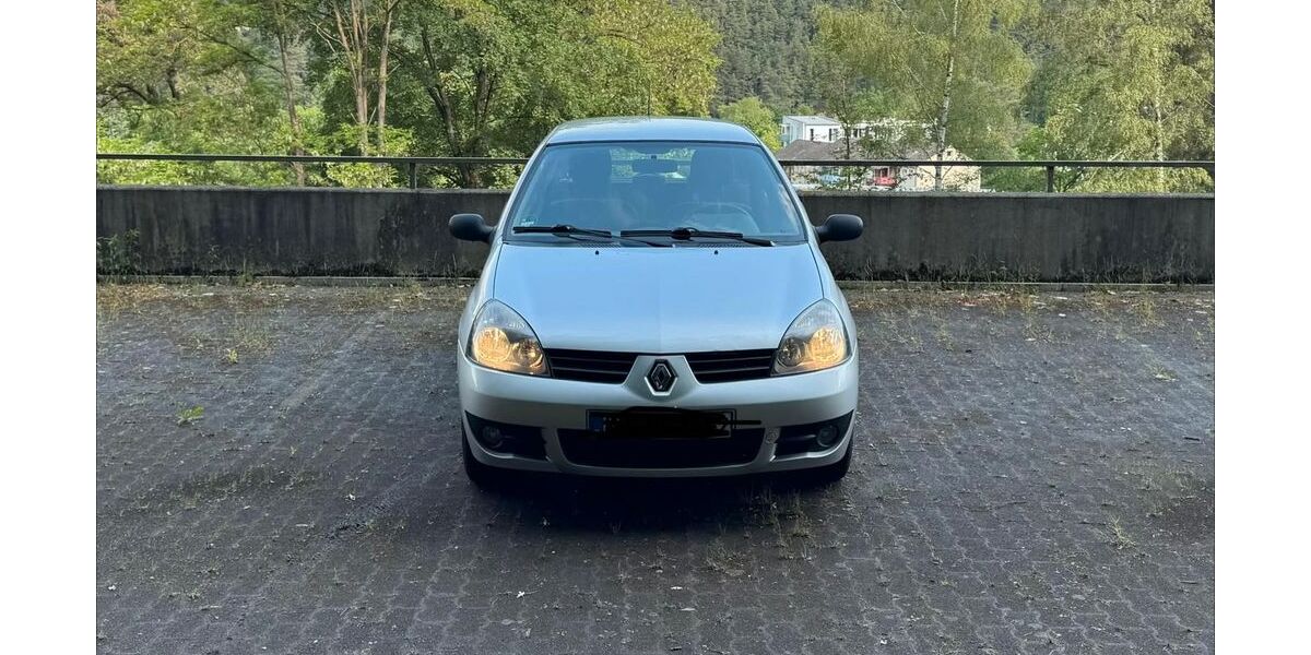 Renault Clio 110.800 km 2.250 &euro; Marburg 35039