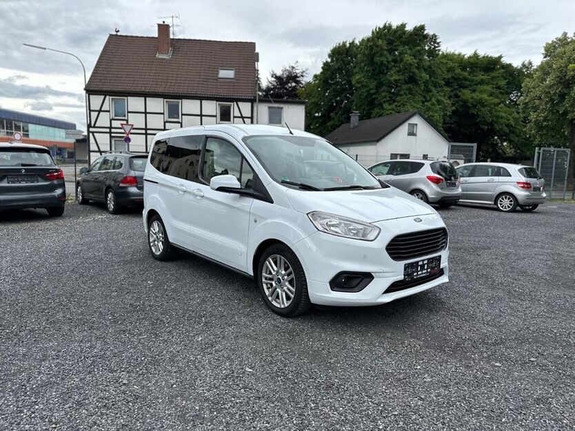 Ford Transit Courier 13.543 km 15.299 € Arnsberg 59759