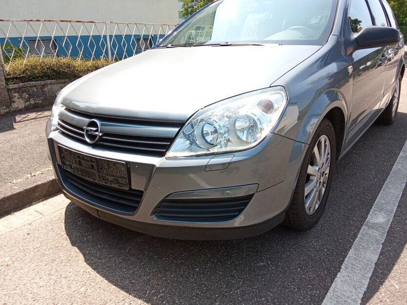 Opel Astra 182.000 km 2.450 € Freiburg 79115