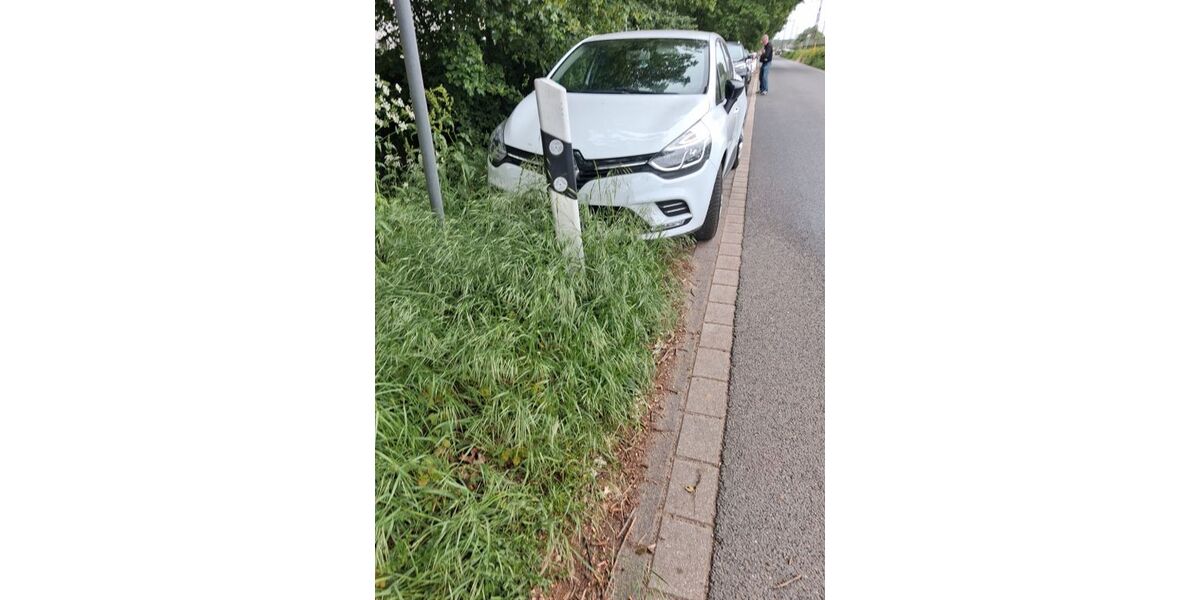 Renault Clio 33.000 km 10.900 &euro; Duisburg 47279