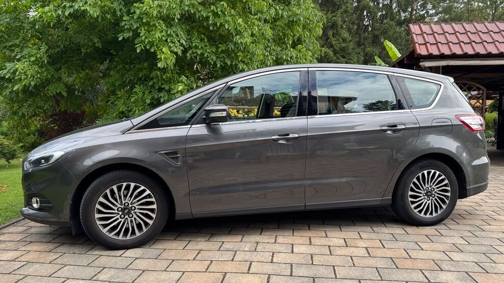 Ford S-Max 174.000 km 12.900 € Kretzschau 06712