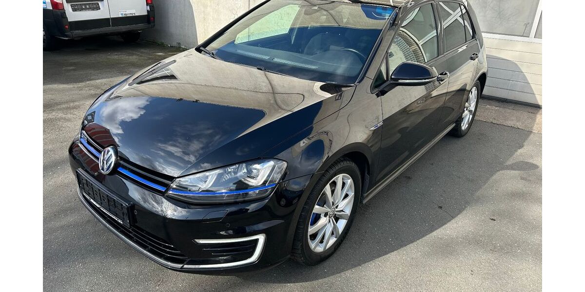 VW Golf 113.000 km 14.200 &euro; Nürnberg 90439
