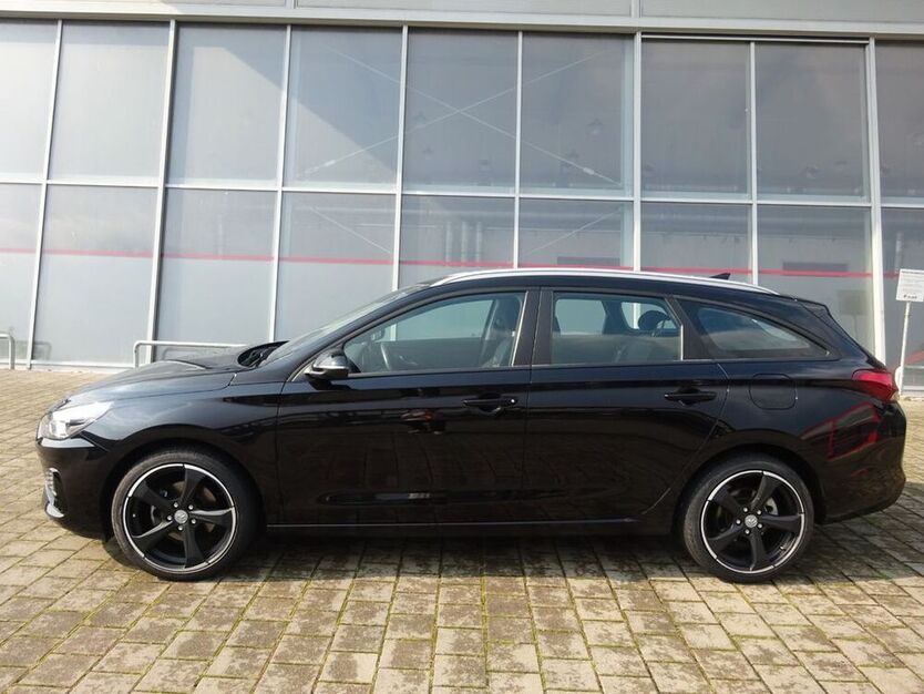 i30