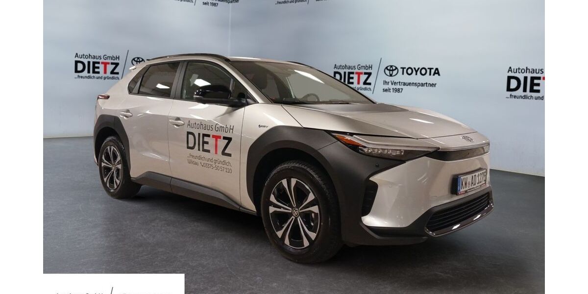 Toyota bZ4X 2.200 km 33.880 &euro; Wildau 15745