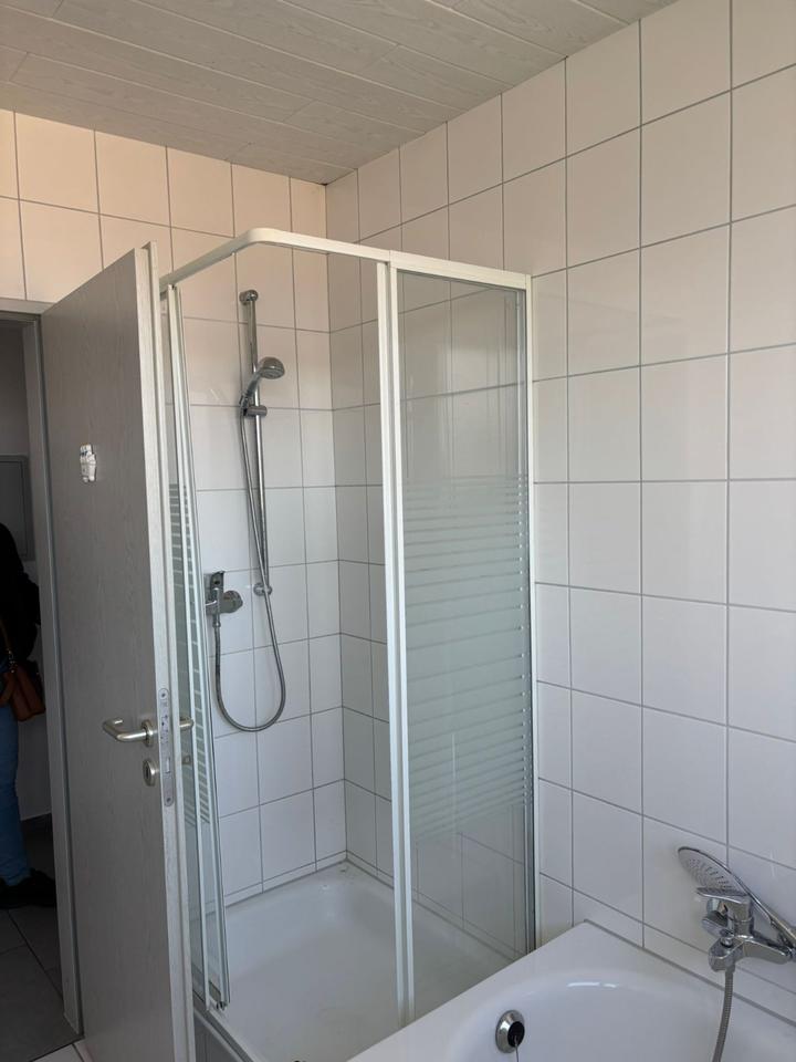 Gepflegte 2 Zimmerwohnung 1. OG mit PKW Stellplatz