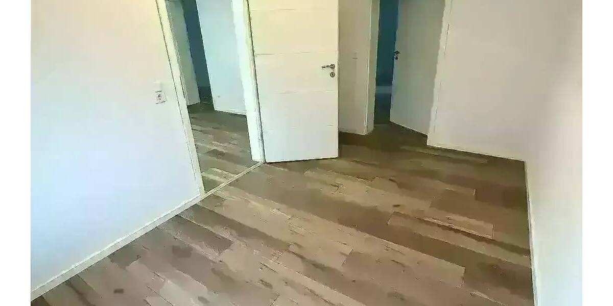 2,5-Zimmer-Wohnung im Erdgeschoss Einbauküche Dusche kein Balkon Kellerraum und Abstellraum Gartenanteil 2 zimmer