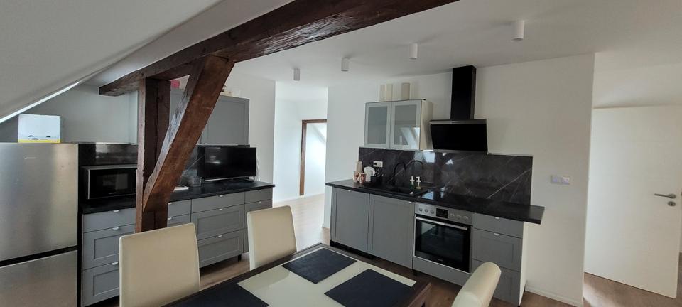 2,5 Zimmer DG Atelierwohnung 2.5 zimmer