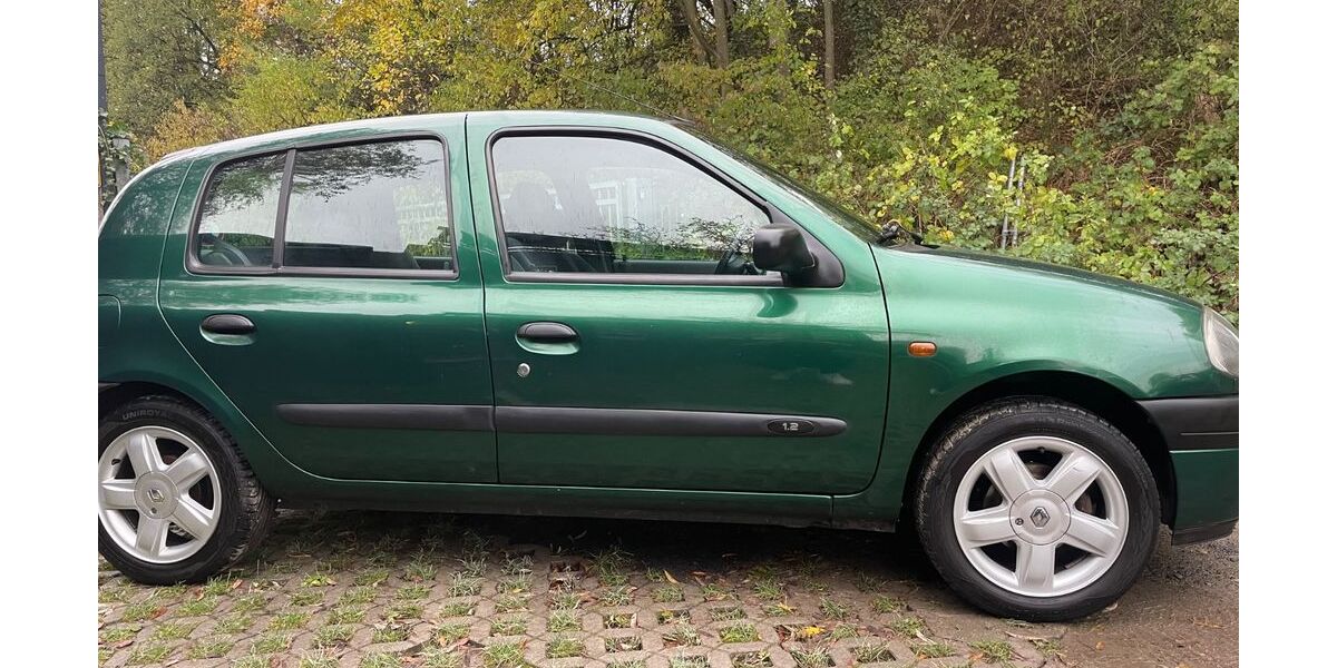 Renault Clio 210.000 km 850 &euro; Hilden 40724