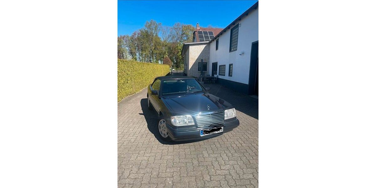 Mercedes-Benz E 200 268.000 km 16.000 &euro; Bokholt-Hanredder 25335