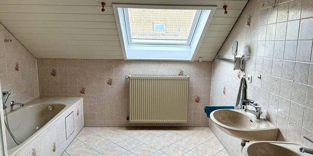 Einfamilienhaus Vöhringen - 7 Zimmer, 201 m&sup2;, 549.000&euro; | Angebot:24855518