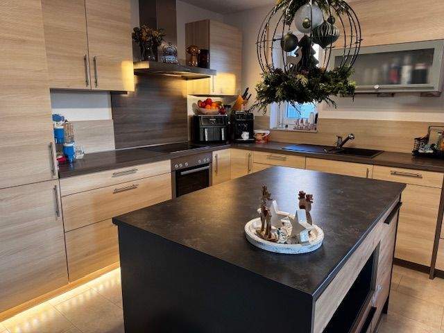 Schöne, top gepflegte ETW mit EBK, Garage, Stellplatz 3 zimmer