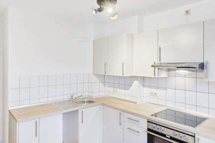 Renovierte 3-Zimmer-Wohnung mit Einbauküche und Balkon 3 zimmer