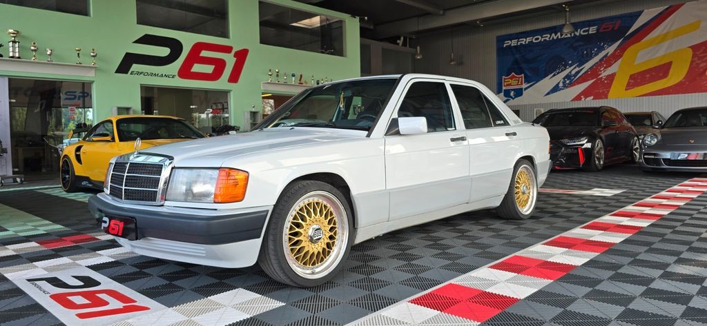 Mercedes-Benz 190 308.579 km 4.999 € Ochsenhausen 88416