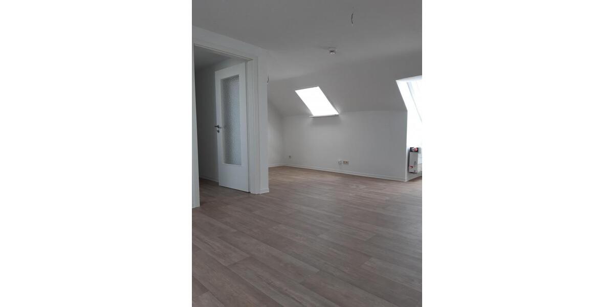 Dachgeschoßwohnung Dessau-Roßlau Dessau - 1 Zimmer, 28 m&sup2;, 225&euro; | Angebot:26445798