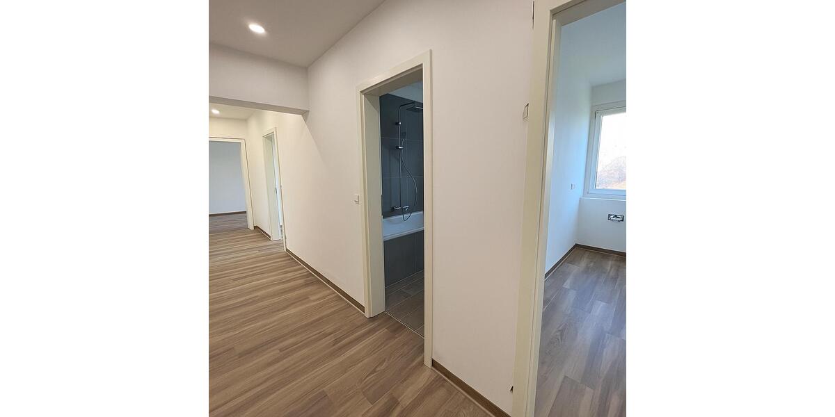Etagenwohnung Frohburg - 4.5 Zimmer, 81 m&sup2;, 729&euro; | Angebot:24426452