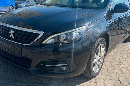 Peugeot 308 185.000 km 5.900 &euro; Mittenwalde 15749