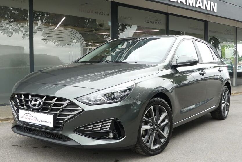 i30