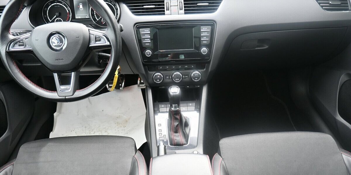 Skoda Octavia 2.0 TSI RS combi DSG Navi Leder Pano Alu 165.000 km 13.400 &euro; Seevetal - Hittfeld 21218