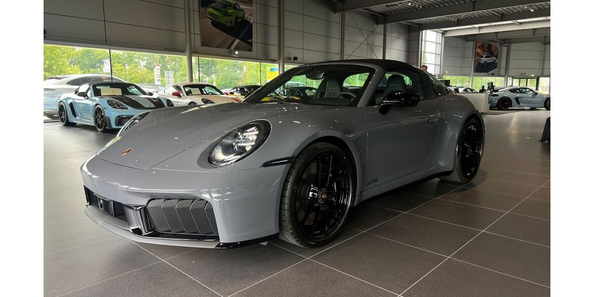 Porsche 992 9.000 km 209.900 &euro; Bielefeld 33719
