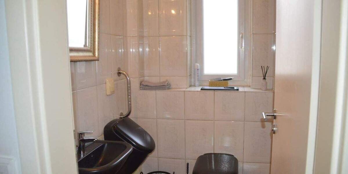 BJ 1993 - Modernisierte Doppelhaushälfte in Isernhagen-HB erwartet Sie ! 5 zimmer