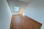 Dachgeschoßwohnung Rüsselsheim am Main - 4 Zimmer, 105 m&sup2;, 1.500&euro; | Angebot:26407527