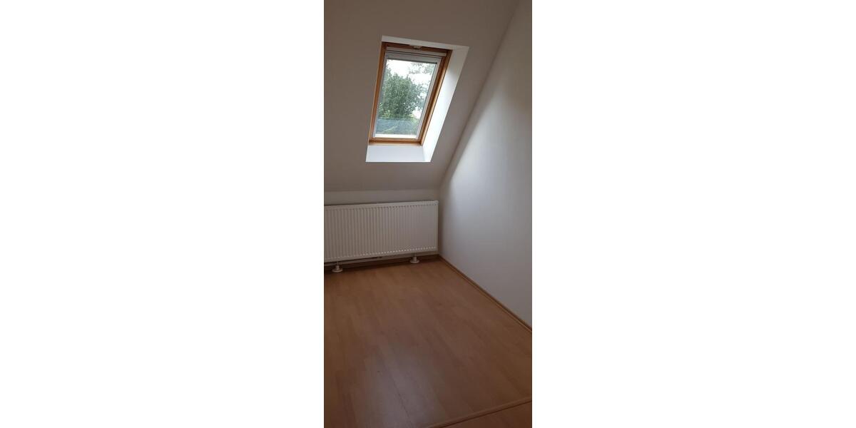Dachgeschoßwohnung Osterrönfeld - 2.5 Zimmer, 65 m&sup2;, 575&euro; | Angebot:25380668