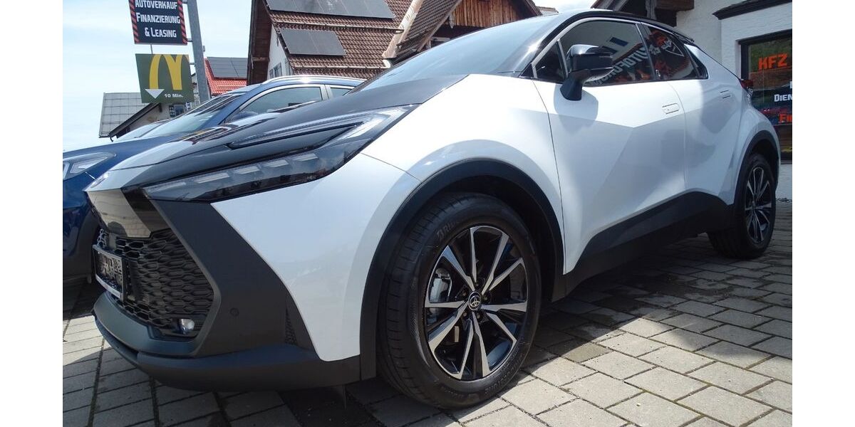 Toyota C-HR 2.400 km 29.999 &euro; Schwangau 87645