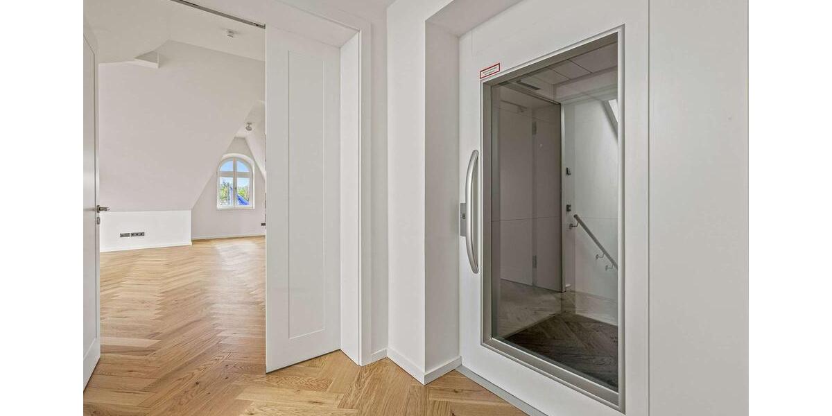 Luxuriöse Dachgeschosswohnung mit Parkblick im Erstbezug 5 zimmer