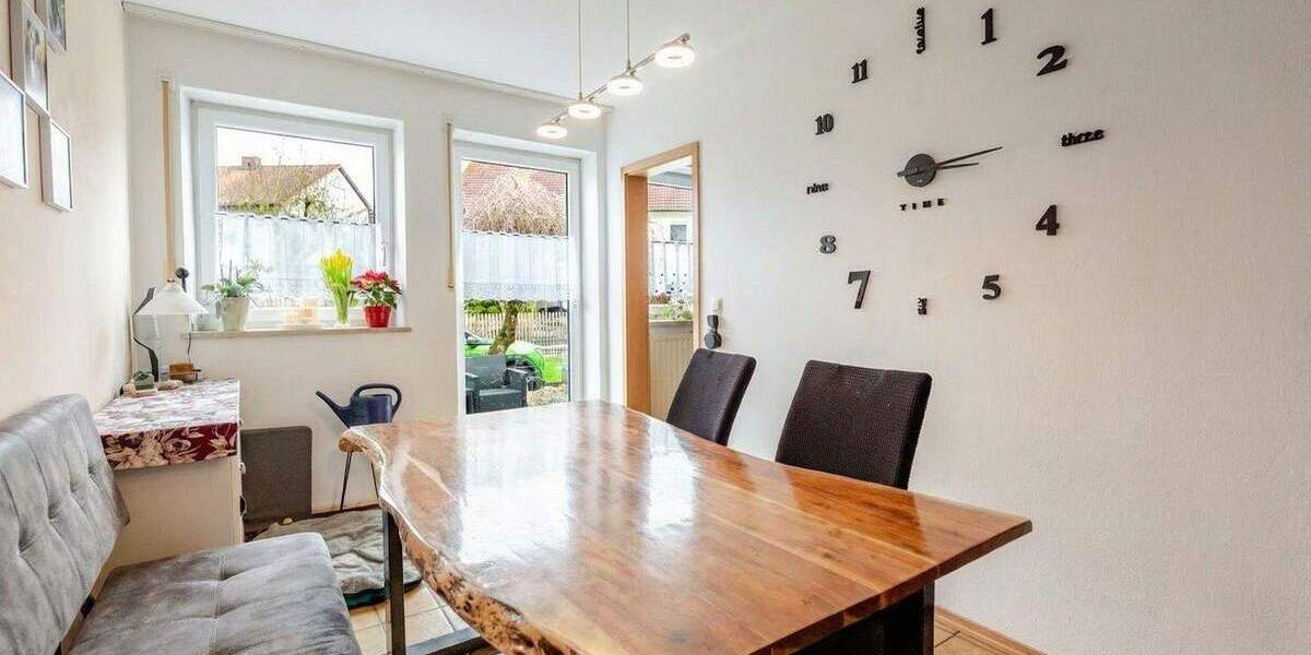 Doppelhaushälfte Straubing - 7 Zimmer, 160 m&sup2;, 1.090&euro; | Angebot:25423491