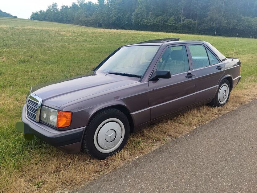 Mercedes-Benz 190 210.000 km 5.400 € Engen 78234