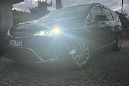 Chrysler Pacifica 118.500 km 17.999 &euro; Bernau 16321