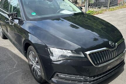 Skoda Superb 84.700 km 17.490 &euro; Aicha v. W. / Weferting 94529