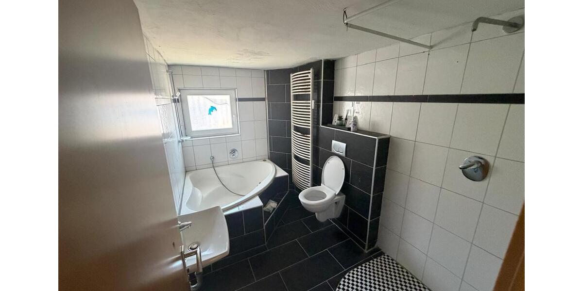 Etagenwohnung Schifferstadt - 5 Zimmer, 130 m&sup2;, 1.500&euro; | Angebot:26619916