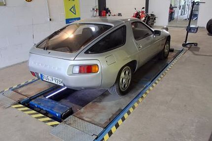 Porsche 928 106.461 km 17.777 &euro; Bergen 18528