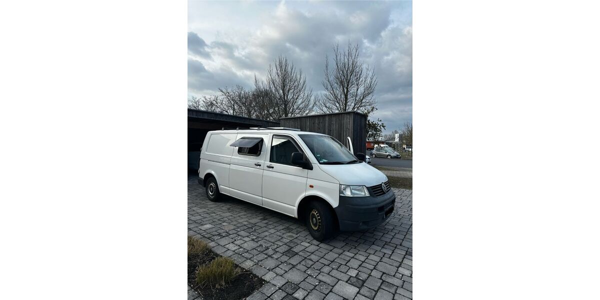 VW T5 Transporter 222.000 km 10.990 &euro; München 80801