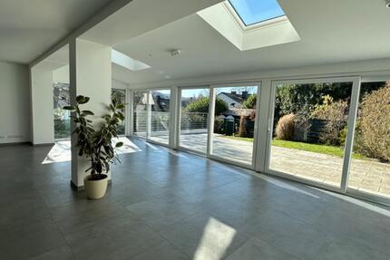 Haus Iserlohn Letmathe - 4 Zimmer, 200 m&sup2;, 1.700&euro; | Angebot:25281297