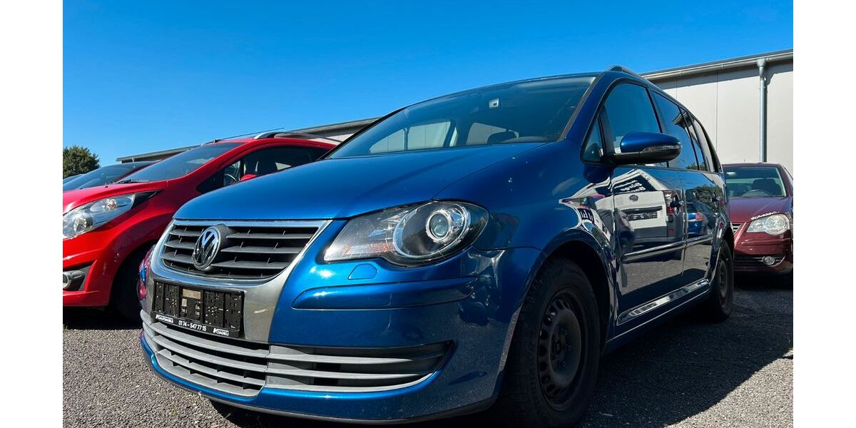 VW Touran 110.000 km 4.950 &euro; Westoverledingen 26810