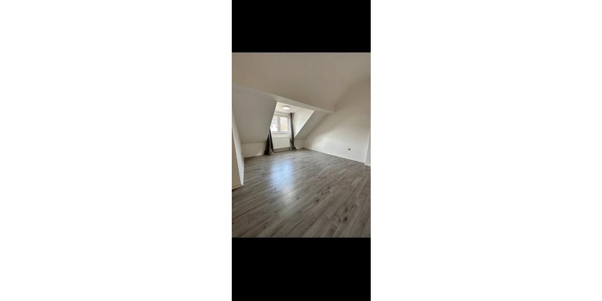 Dachgeschoßwohnung Wuppertal Elberfeld - 4 Zimmer, 75 m&sup2;, 650&euro; | Angebot:26039391