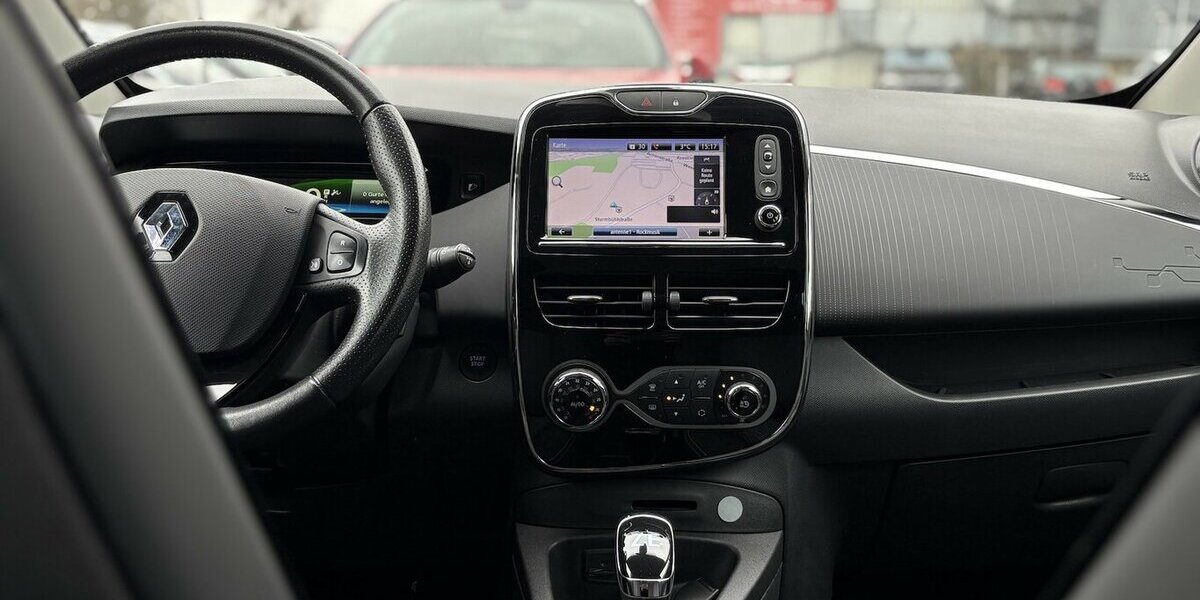 Renault ZOE Intens KEYLESS/TEMPOMAT/KAMERA/NAVI/KLIMA 97.952 km 6.590 &euro; Villingen-Schwenningen 78054