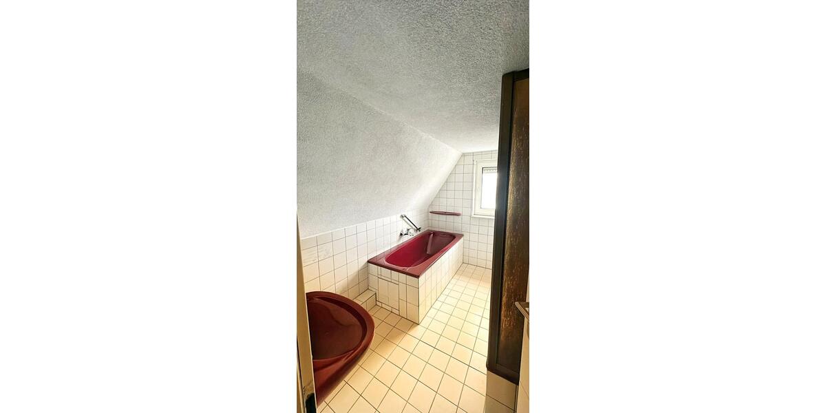 Dachgeschoßwohnung Oberasbach - 3.5 Zimmer, 75 m&sup2;, 950&euro; | Angebot:25873675