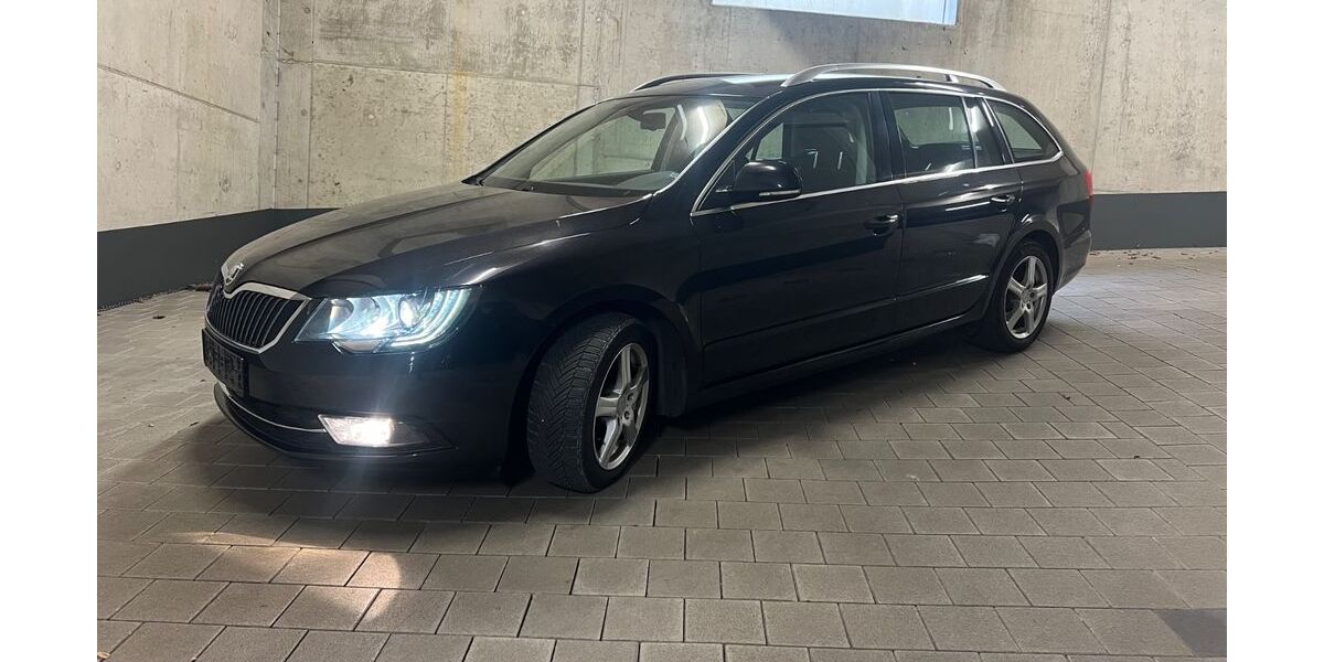 Skoda Superb 238.000 km 6.999 &euro; Ulm 89075