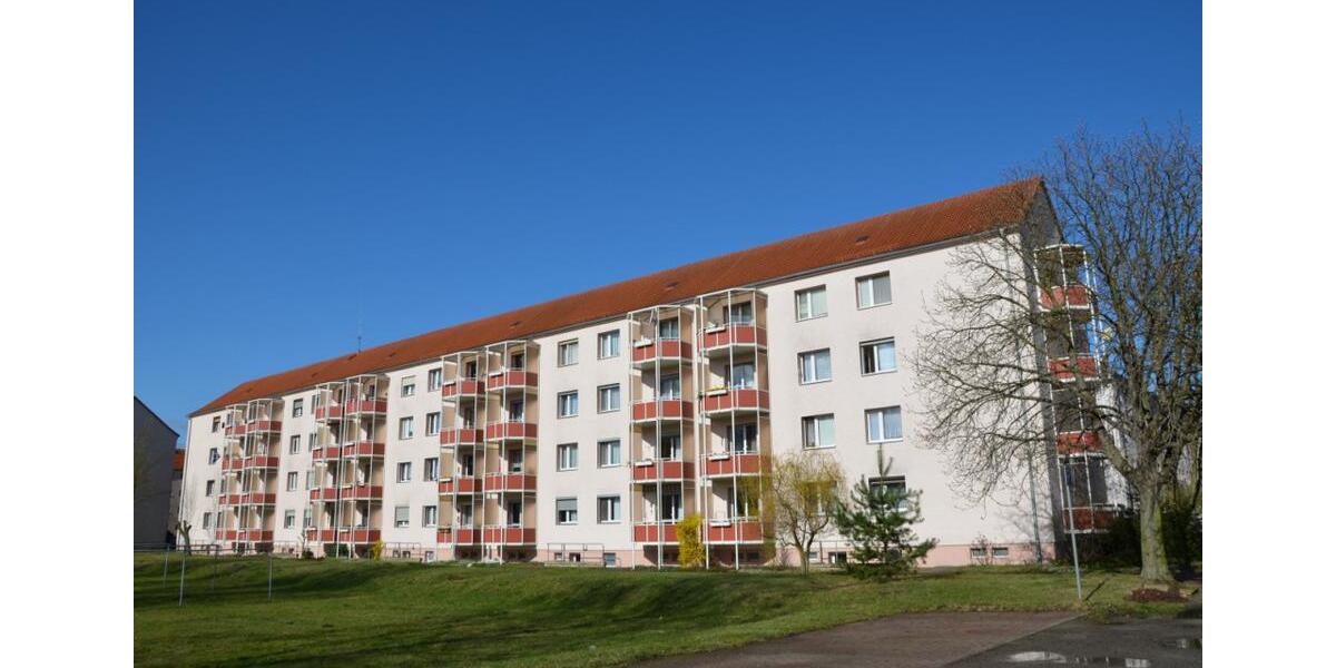 Etagenwohnung Gröditz - 3 Zimmer, 59 m&sup2;, 326&euro; | Angebot:26180437