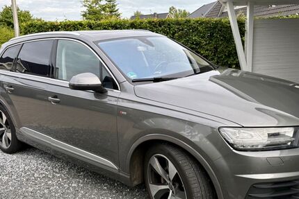 Audi Q7 218.000 km 22.999 &euro; Flensburg 24943