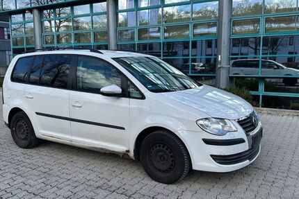 VW Touran 220.000 km 2.200 &euro; Haar 85540