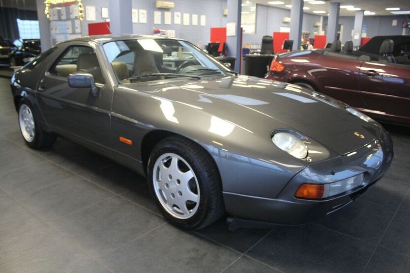 928