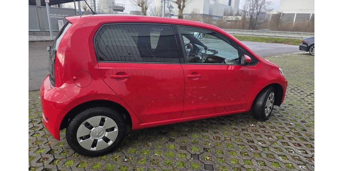 VW UP 176.500 km 6.300 &euro; Denkendorf 73770